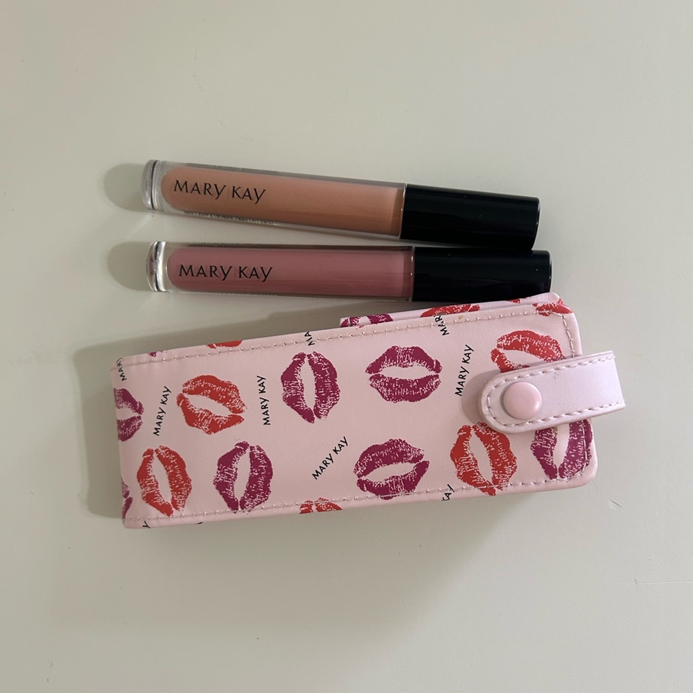 Mary Kay Lip Gloss Combo with Case NEW